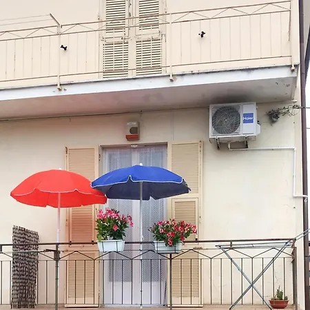 Maison d'hôtes Il Tulipano Quadrupla Con Bagno Senza Cucina E Monolocale Con Bagno E Angolo Cottura 3*