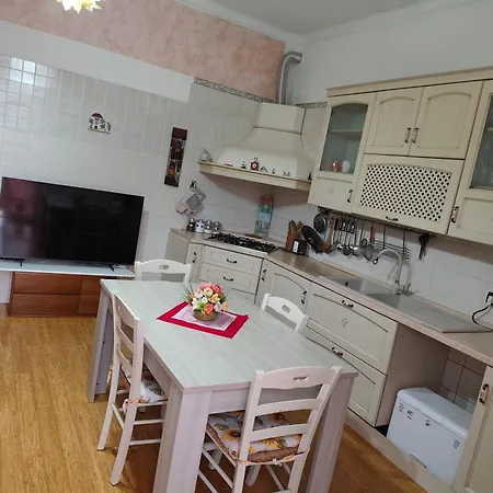 Il Tulipano Quadrupla Con Bagno Senza Cucina E Monolocale Con Bagno E Angolo Cottura