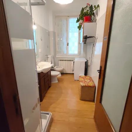 Il Tulipano Quadrupla Con Bagno Senza Cucina E Monolocale Con Bagno E Angolo Cottura Maison d'hôtes